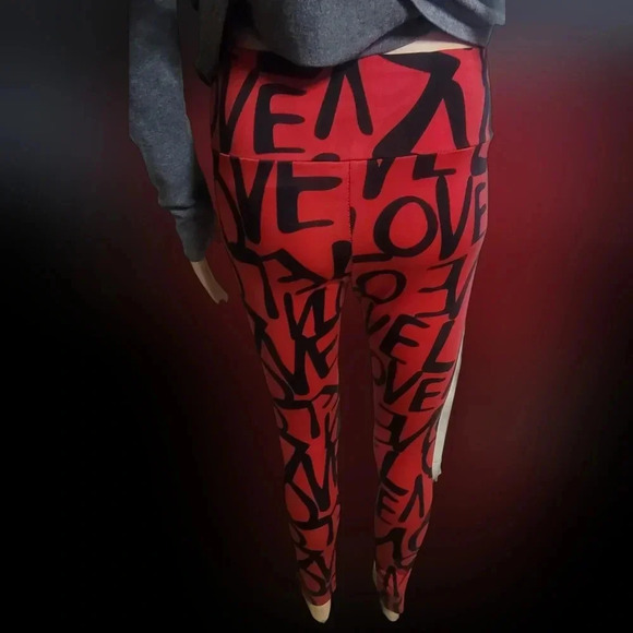 LOVE LEGGINGS - Picture 2 of 2